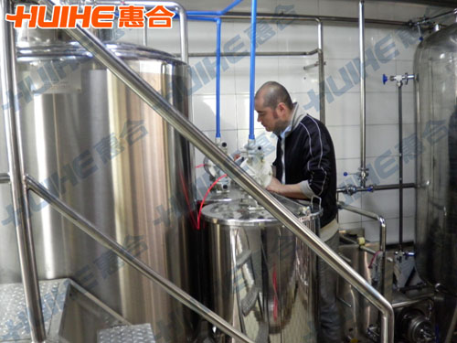 ���K��ͨ1500Lȫ�Ԅ�(d��ng)CIP��ϴϵ�y(t��ng)�{(di��o)ԇ�F(xi��n)��(ch��ng)�D3